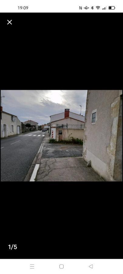 Maisonnee Avec Une Chambre Saint-Michel-en-l'Herm Exterior photo